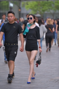 【精选街拍】Vol.3722 黑色高腰短裤 [37P-460MB]