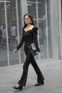 【精选街拍】Vol.1183 凯恩街拍作品 - 御姐 [64P+1V-487MB]